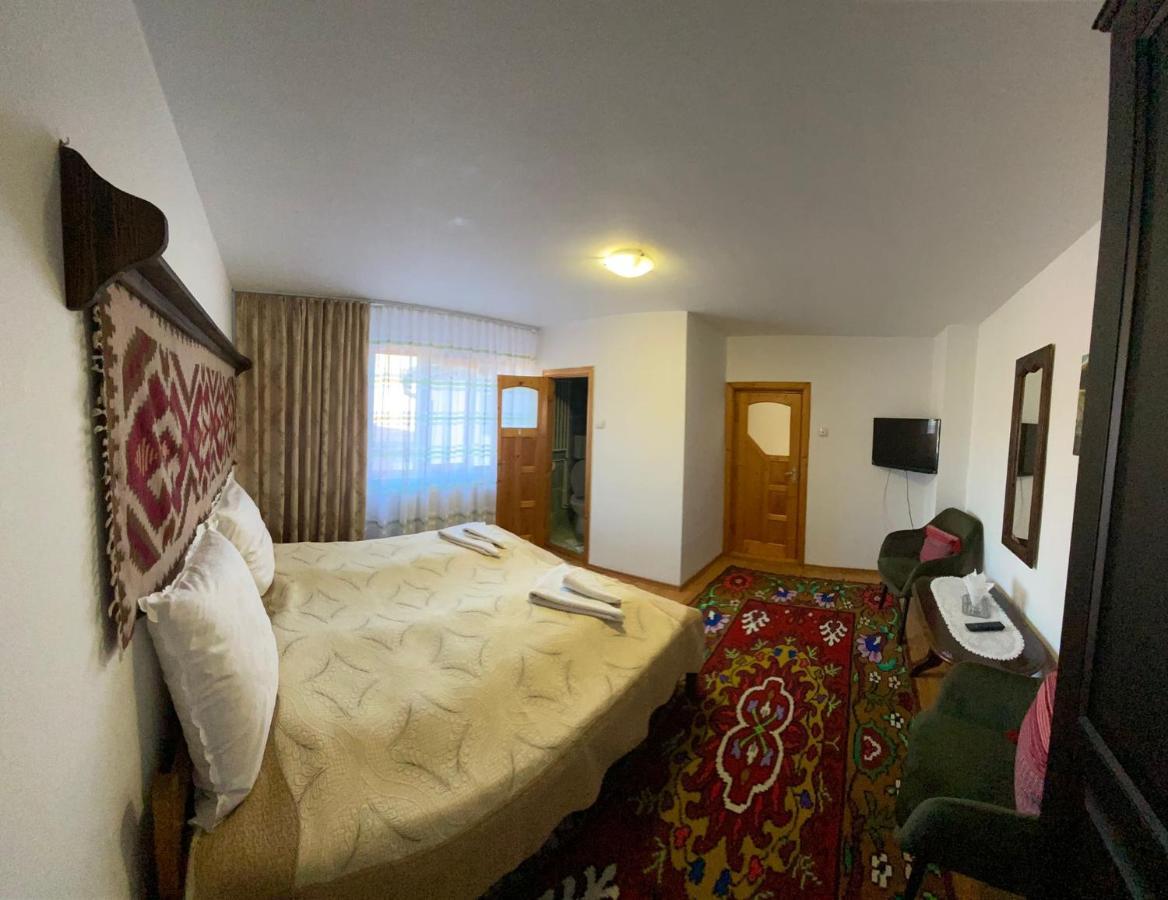 Pensiunea Casa Bianca - Bucovina Vama  Buitenkant foto